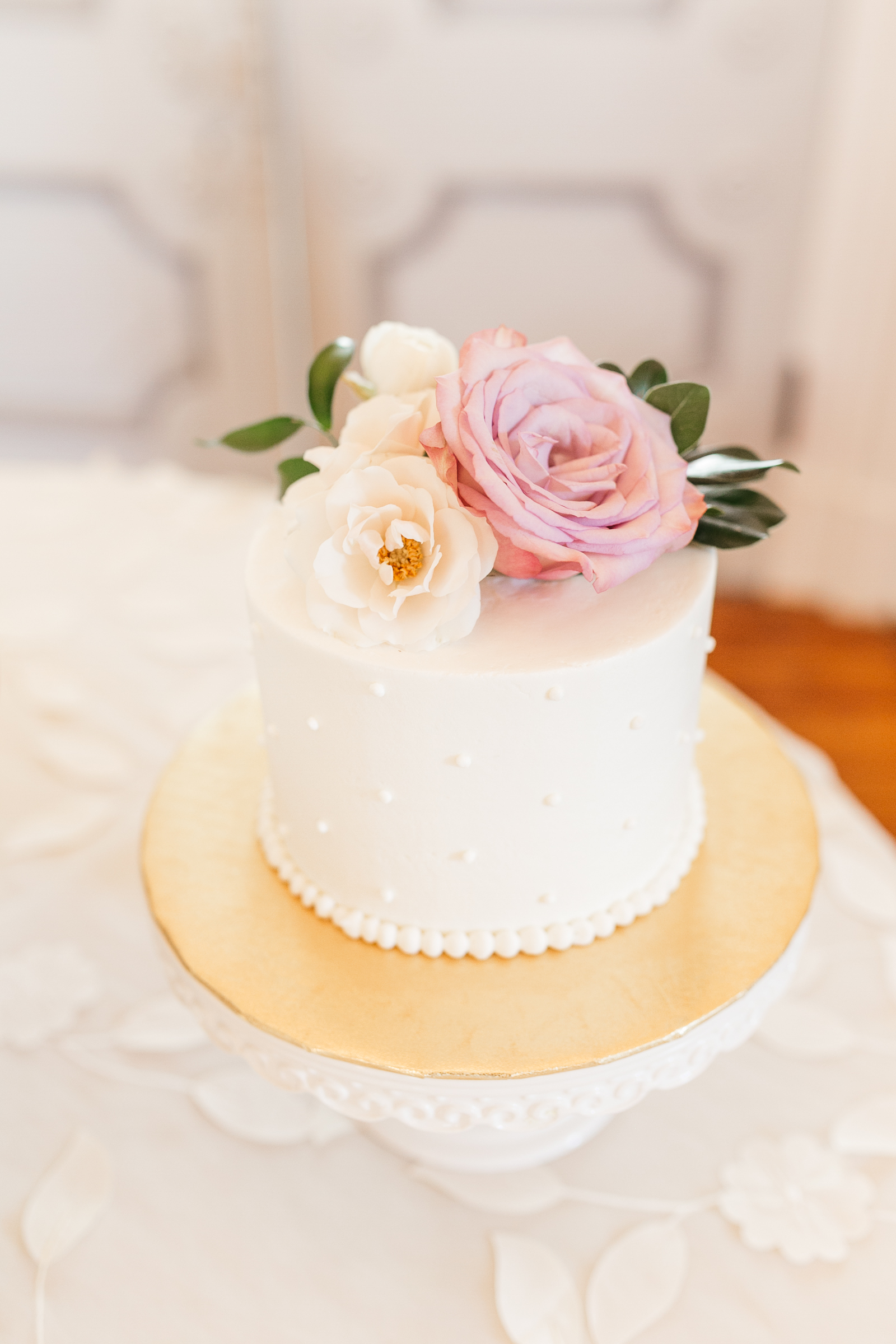 single tier cake for intimate wedding at the Merrimon Wynne house