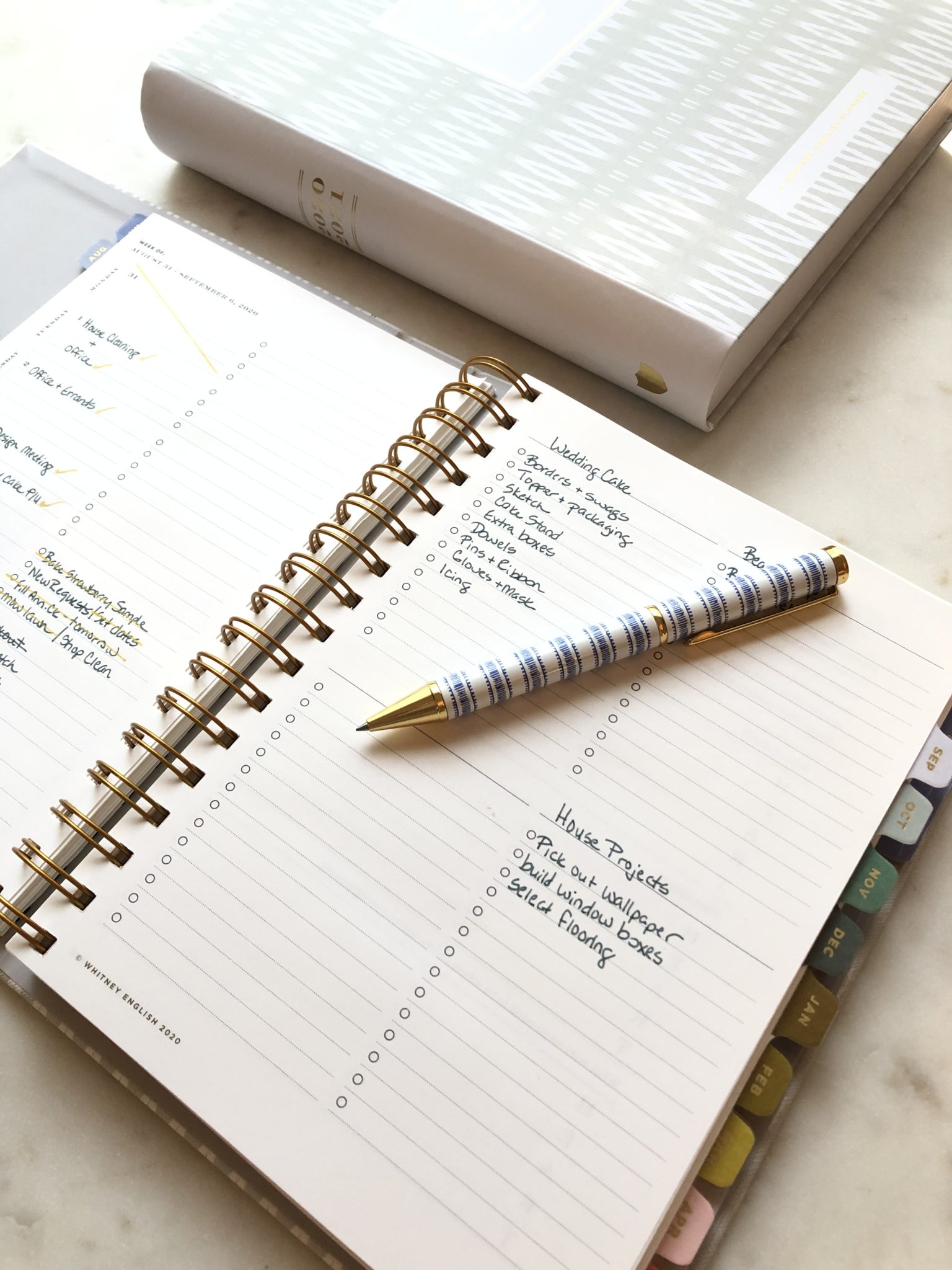 How I Plan My Day Using The Whitney English Planner | ashleycakes.com